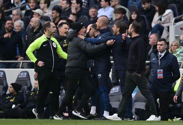 1681045438230024416.jpg 开云-裁判公司叒为误判致歉布莱顿,分都没了认错有啥用