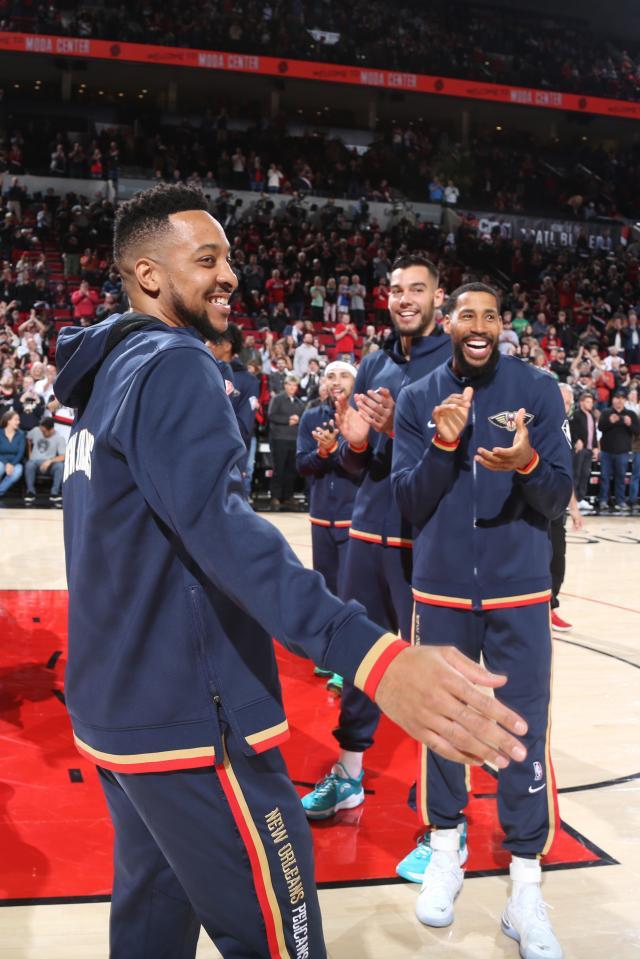 1648706940692003199.jpg 开云在线观看-重返波特兰尽享欢呼和掌声 CJ用胜利完成最终告别