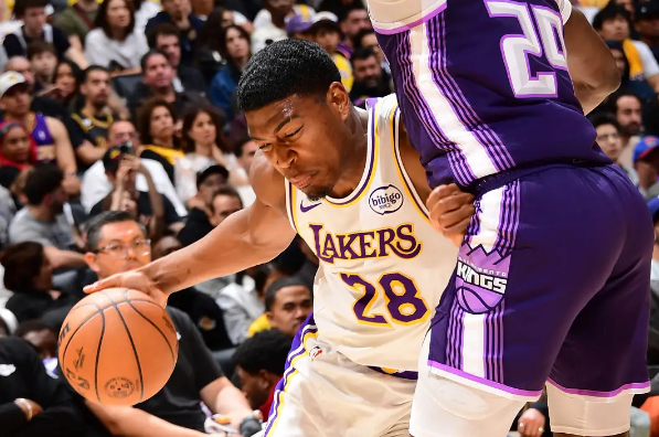开云APP-得分能力依然很难发挥，湖人锋线大将在第二阵容中无法施展才能？